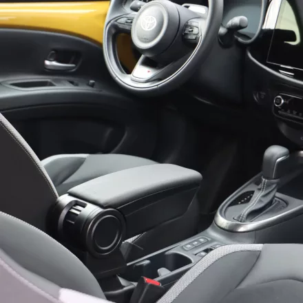 RATI ARMSTER 3 accoudoir TOYOTA AYGO X HYBRID 2026-  [noir,cuir végétalien]